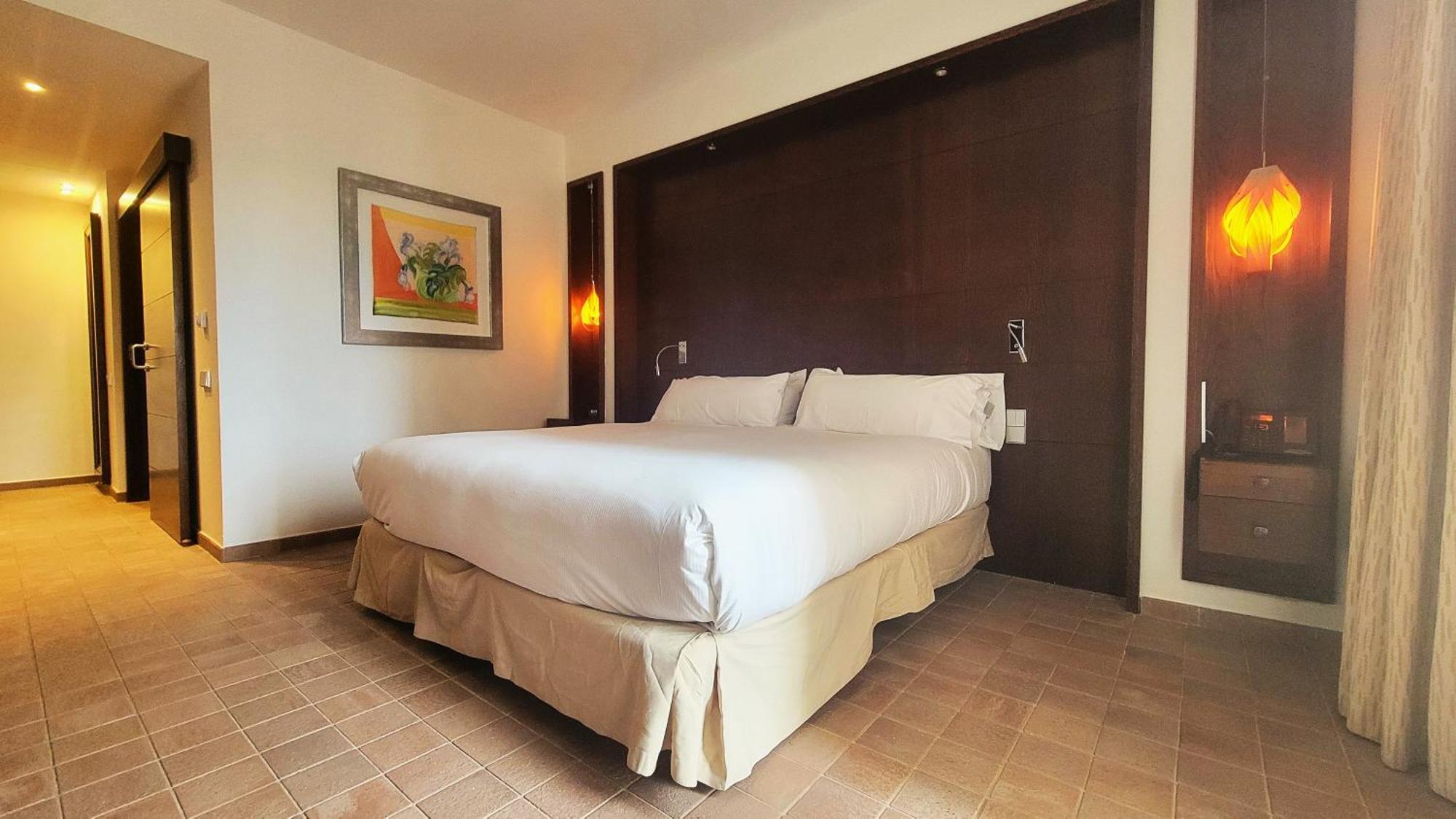 Chambre Lit King-Size - Accessible aux Personnes à Mobilité Réduite